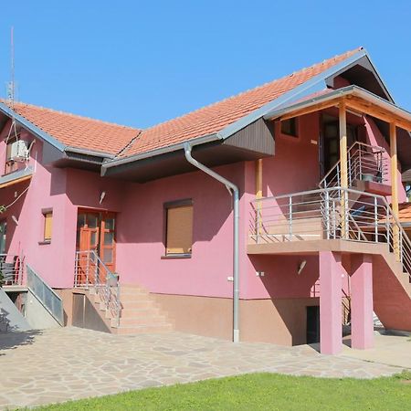Vila Viktori Pirot Dış mekan fotoğraf